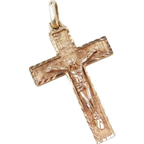 14k Gold Cross Necklace .